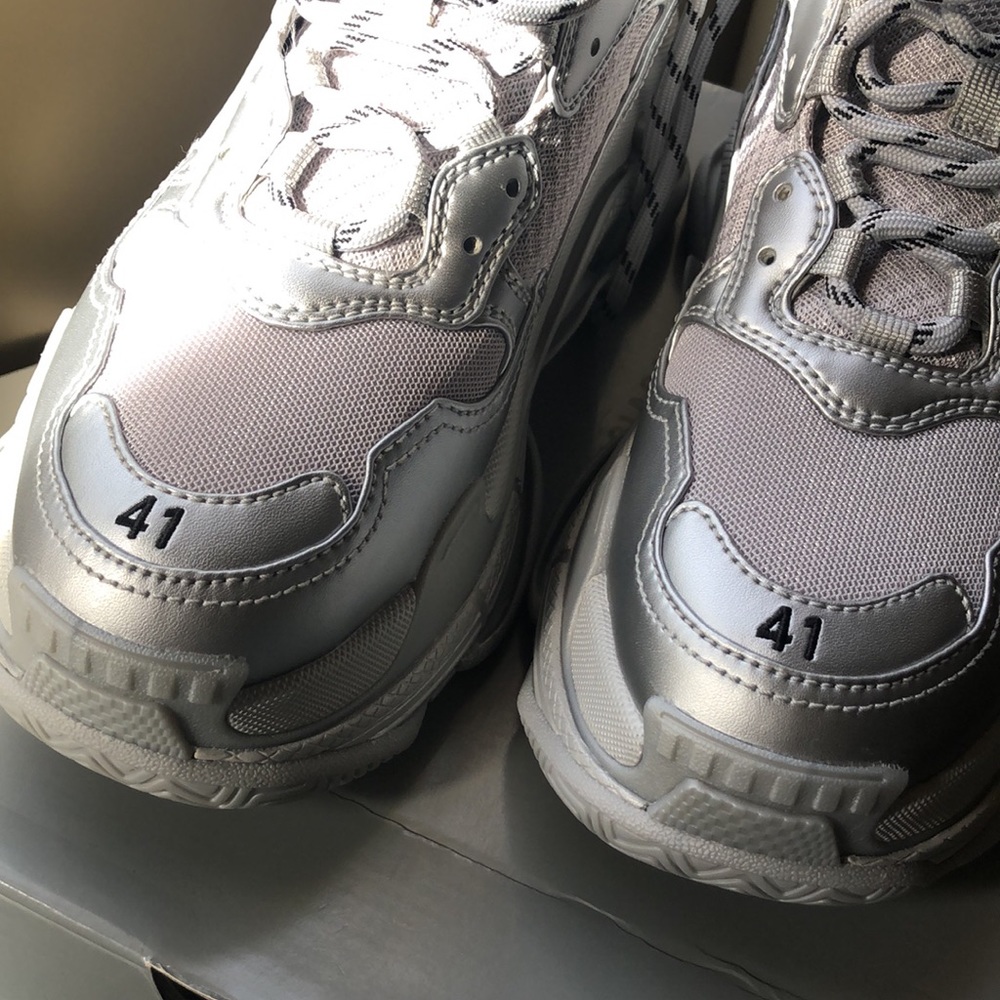 Balenciaga gray triplets sneakers - Picture 7 of 10